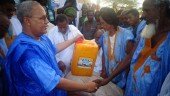 الحزب الحاكم: يوزع 16 طنا من المواد الغذائية على المتضريين في آم فنادش (صور)