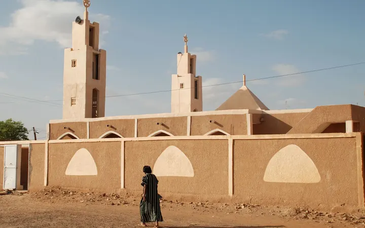 مسجد في مدينة أطار